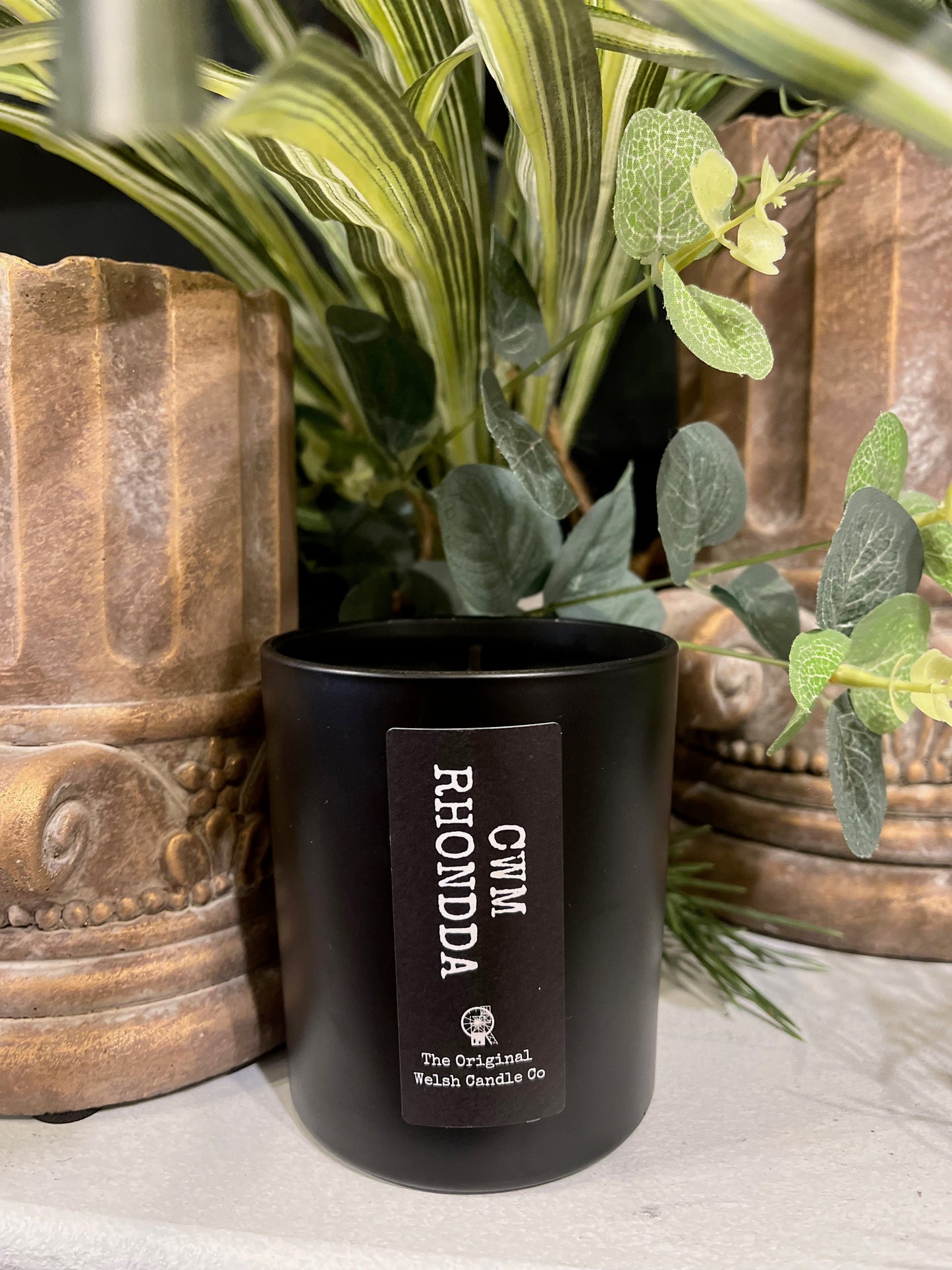 Cwm Rhondda glass jar candle 30cl - fragranced with Fresh Linen