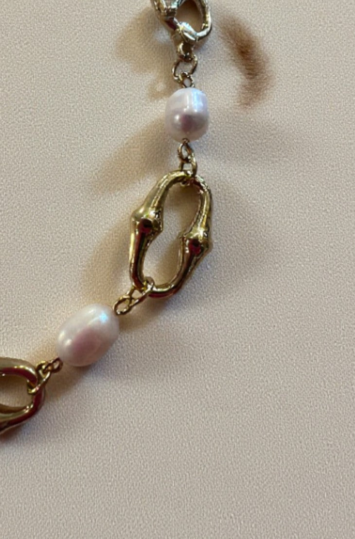 Gold & pearl style choker