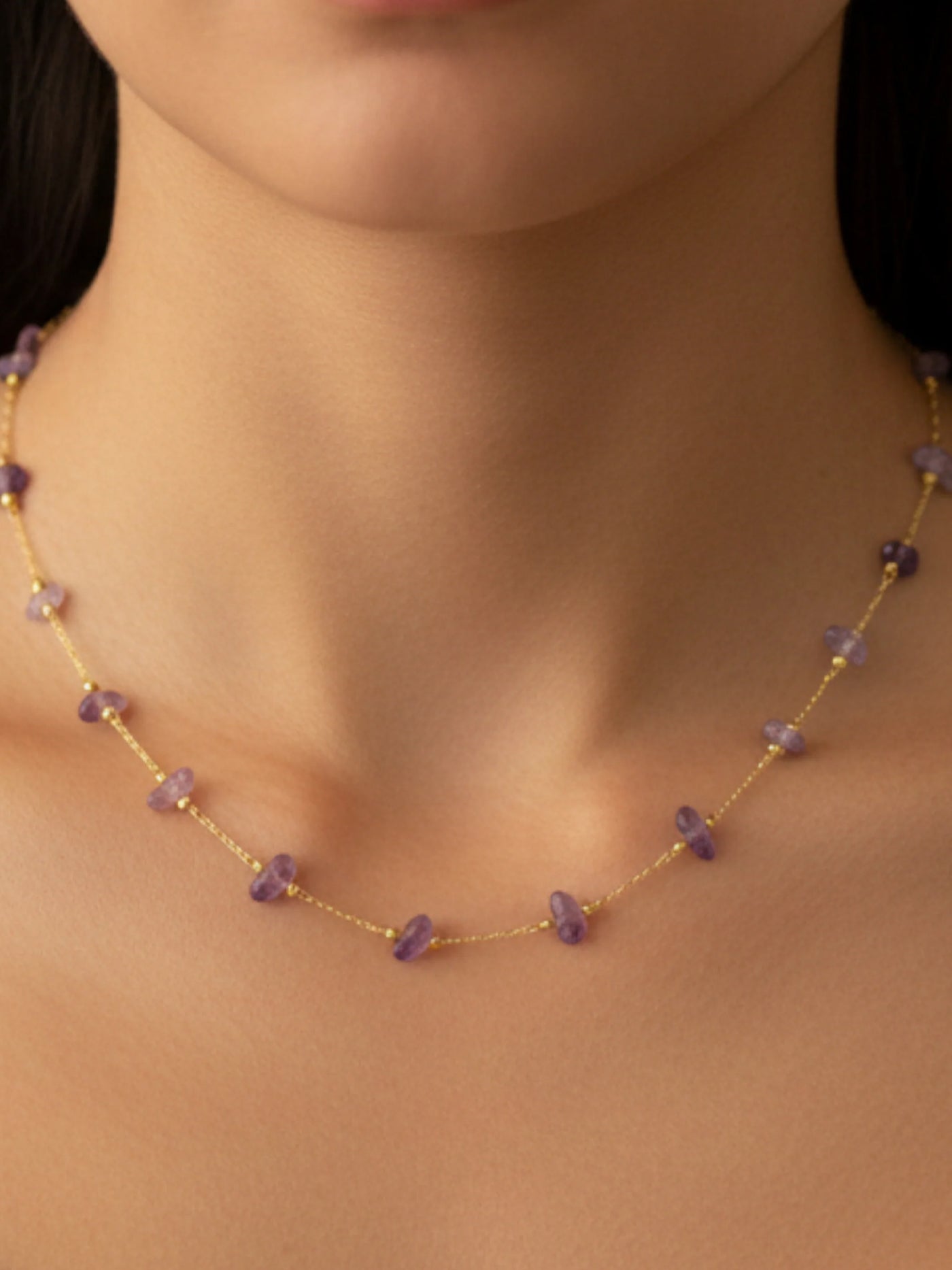 Gold coloured Amethyst chip necklace