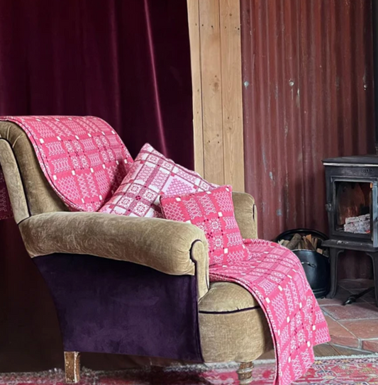 Melin Tregwynt Welsh Blanket - 120 x 200cm  Knot Garden Mafon