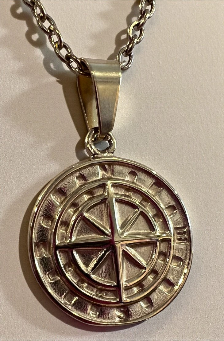 Gorgeous compass gold necklace